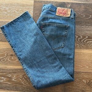 Men’s LEVIS 501 jeans, button fly. Size 36 X 32. Excellent condition!